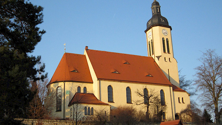 Außenansicht der St.-Jakobuskirche in Pesterwitz